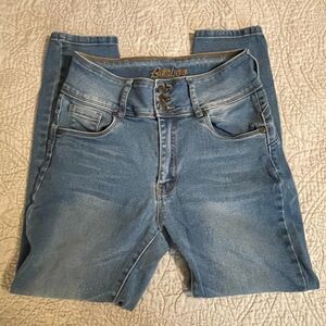 SZ 9 Skinny Jeans 5’4-5